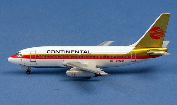 Boeing 737-200 Continental  Boeing 737-200 N7389F  AC411111