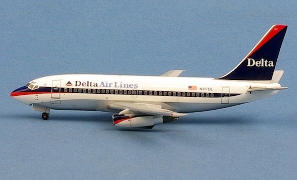 Boeing 737-200 Delta Airlines N317DL  BBX41641