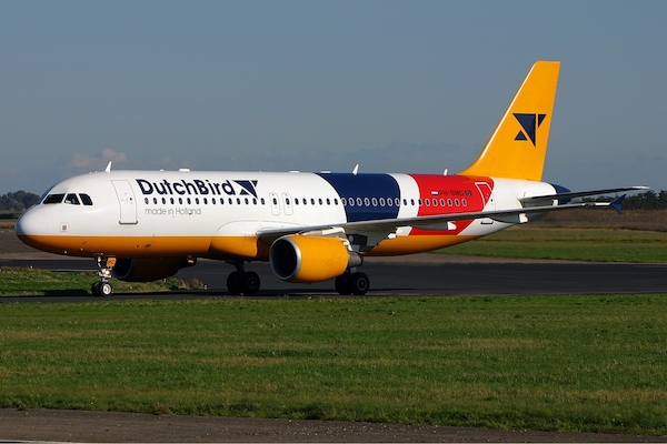 Airbus A320 (Dutch Operators)  FD144-208