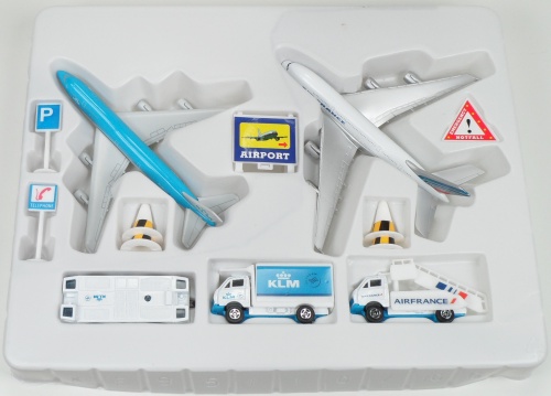 PPC 220877 Airport Playset (KLM Boeing 747-400 / Air France A380)