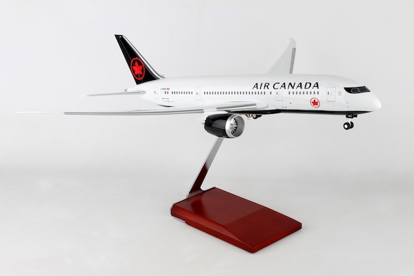 Boeing 787-8 Dreamliner Air Canada C-GHPQ w/wood stand & gear SKR8905